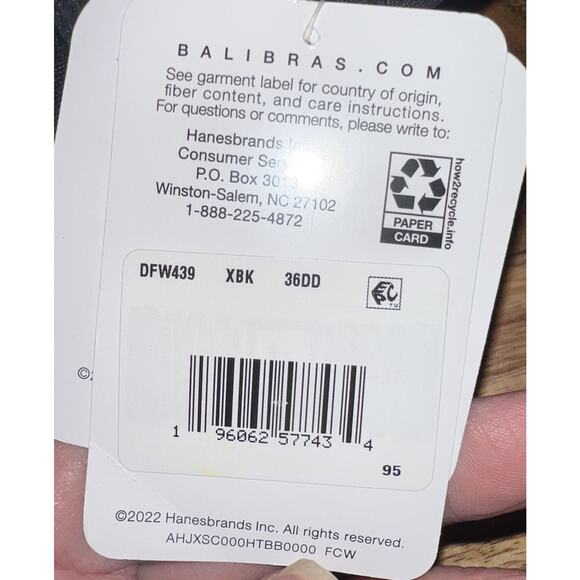 NWT Bali Ultra Light Underwire Convertible T-Shirt Bra, Black 36DD - Picture 7 of 8